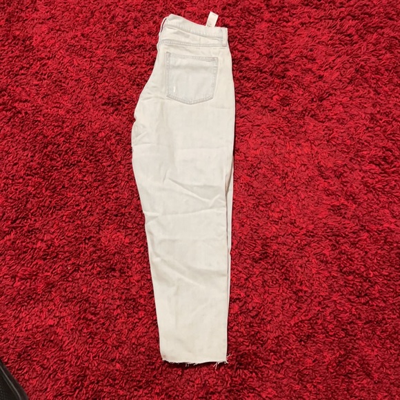 Mom Jeans - Picture 2 of 6